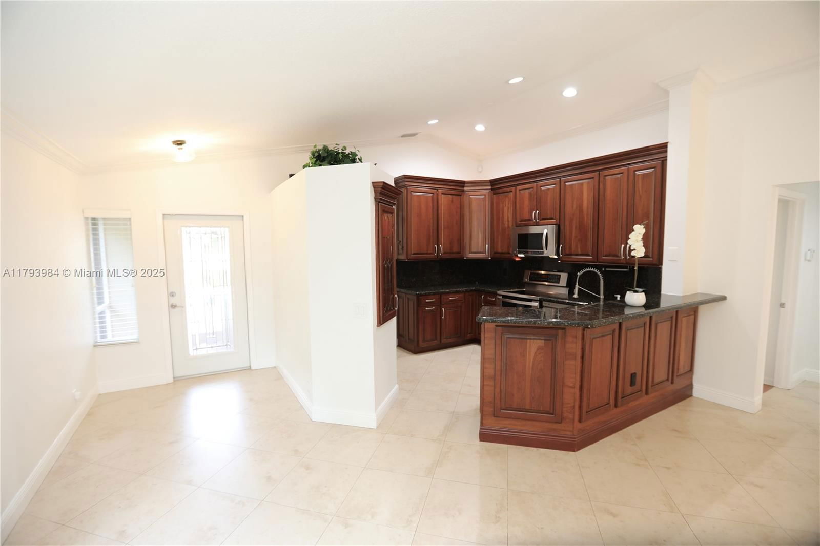 Real estate property located at 1583 Presidio Dr, Broward, Sectors 3 & 4 Boundary Pl, Weston, FL