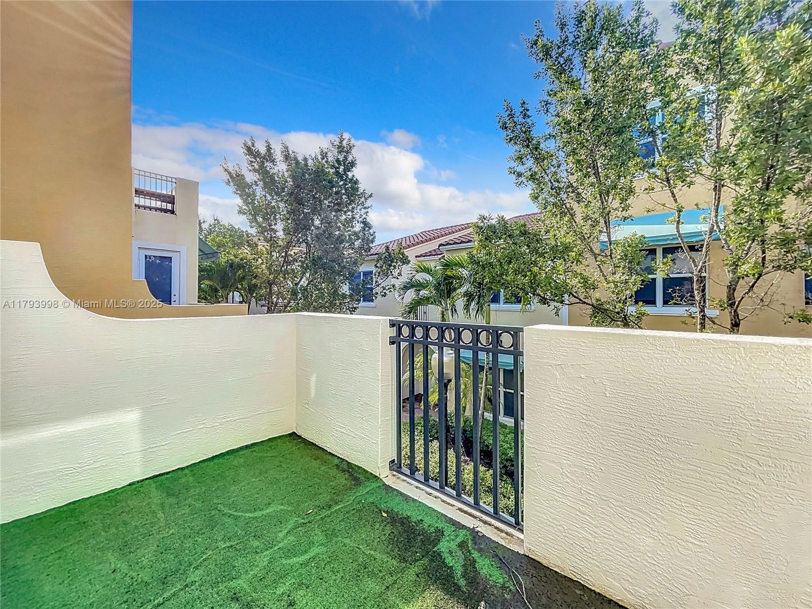 Real estate property located at 12448 17th Mnr, Broward, Centra Falls, Pembroke Pines, FL