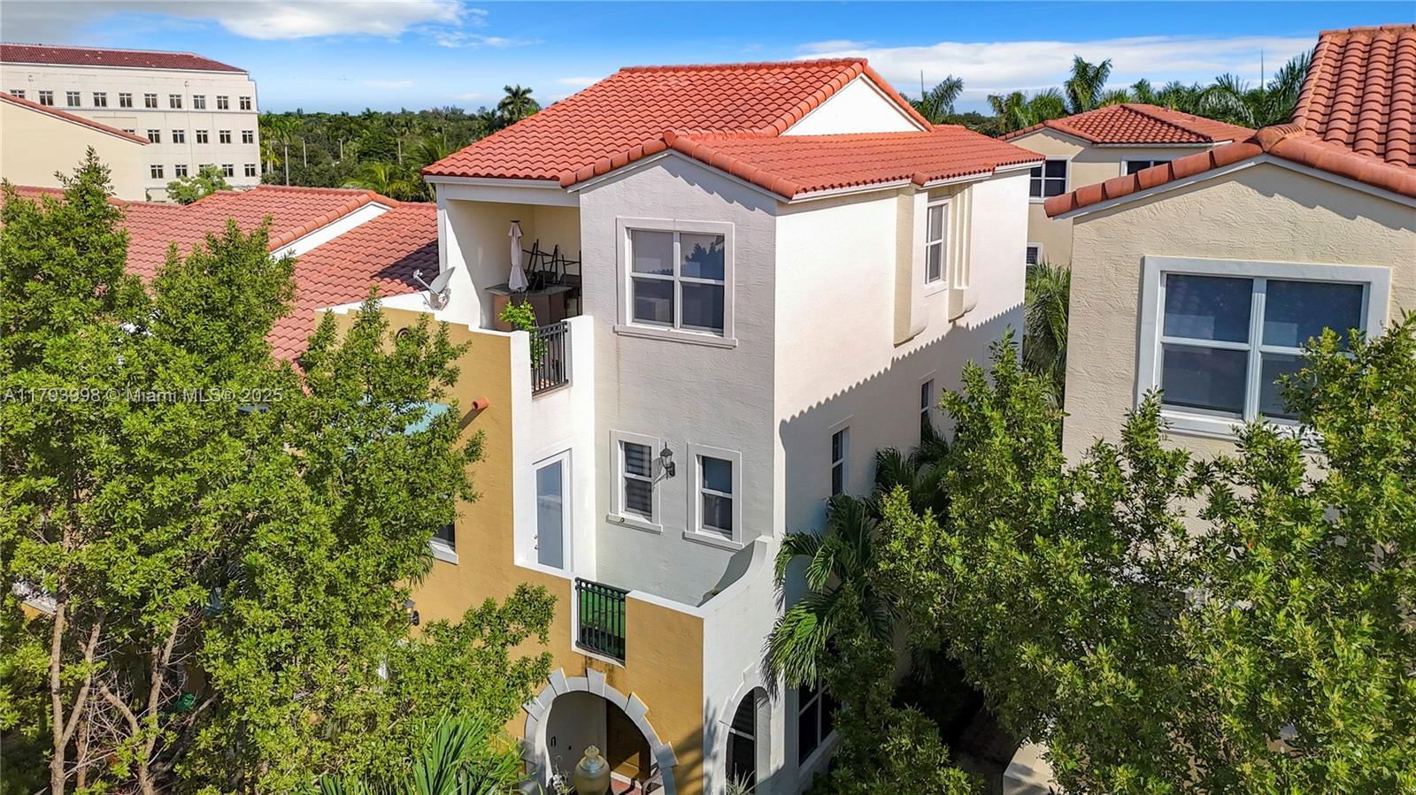Real estate property located at 12448 17th Mnr, Broward, Centra Falls, Pembroke Pines, FL