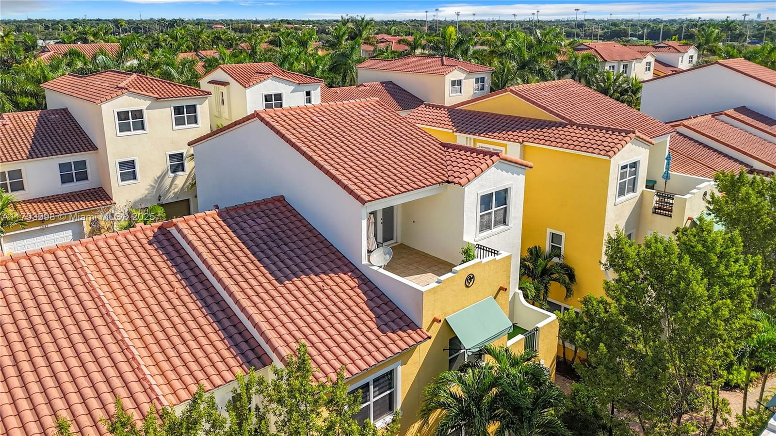 Real estate property located at 12448 17th Mnr, Broward, Centra Falls, Pembroke Pines, FL