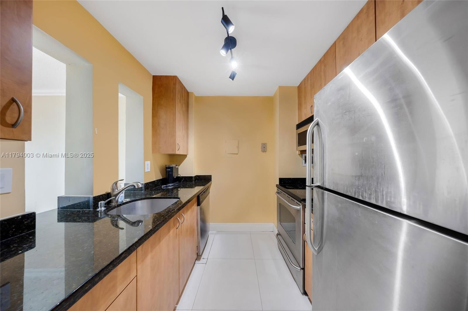 Real estate property located at 2450 135th St #1006, Miami-dade, Waterside Towers Condo, North Miami, FL