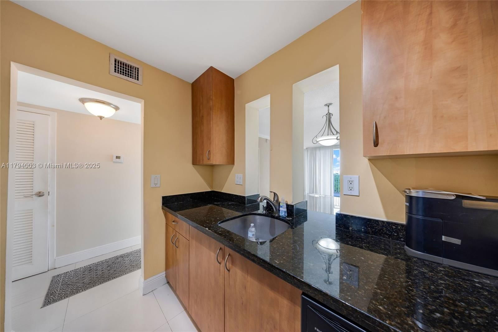 Real estate property located at 2450 135th St #1006, Miami-dade, Waterside Towers Condo, North Miami, FL