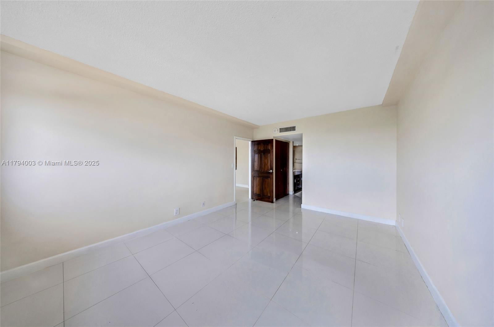 Real estate property located at 2450 135th St #1006, Miami-dade, Waterside Towers Condo, North Miami, FL