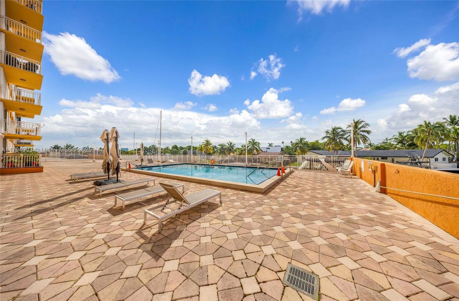 Real estate property located at 2450 135th St #1006, Miami-dade, Waterside Towers Condo, North Miami, FL