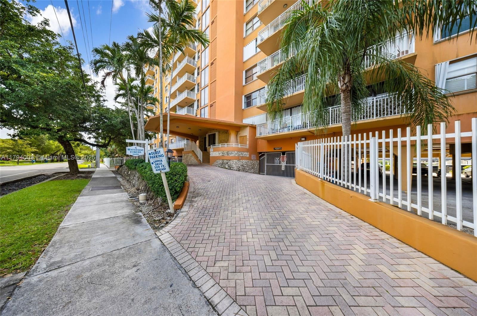 Real estate property located at 2450 135th St #1006, Miami-dade, Waterside Towers Condo, North Miami, FL