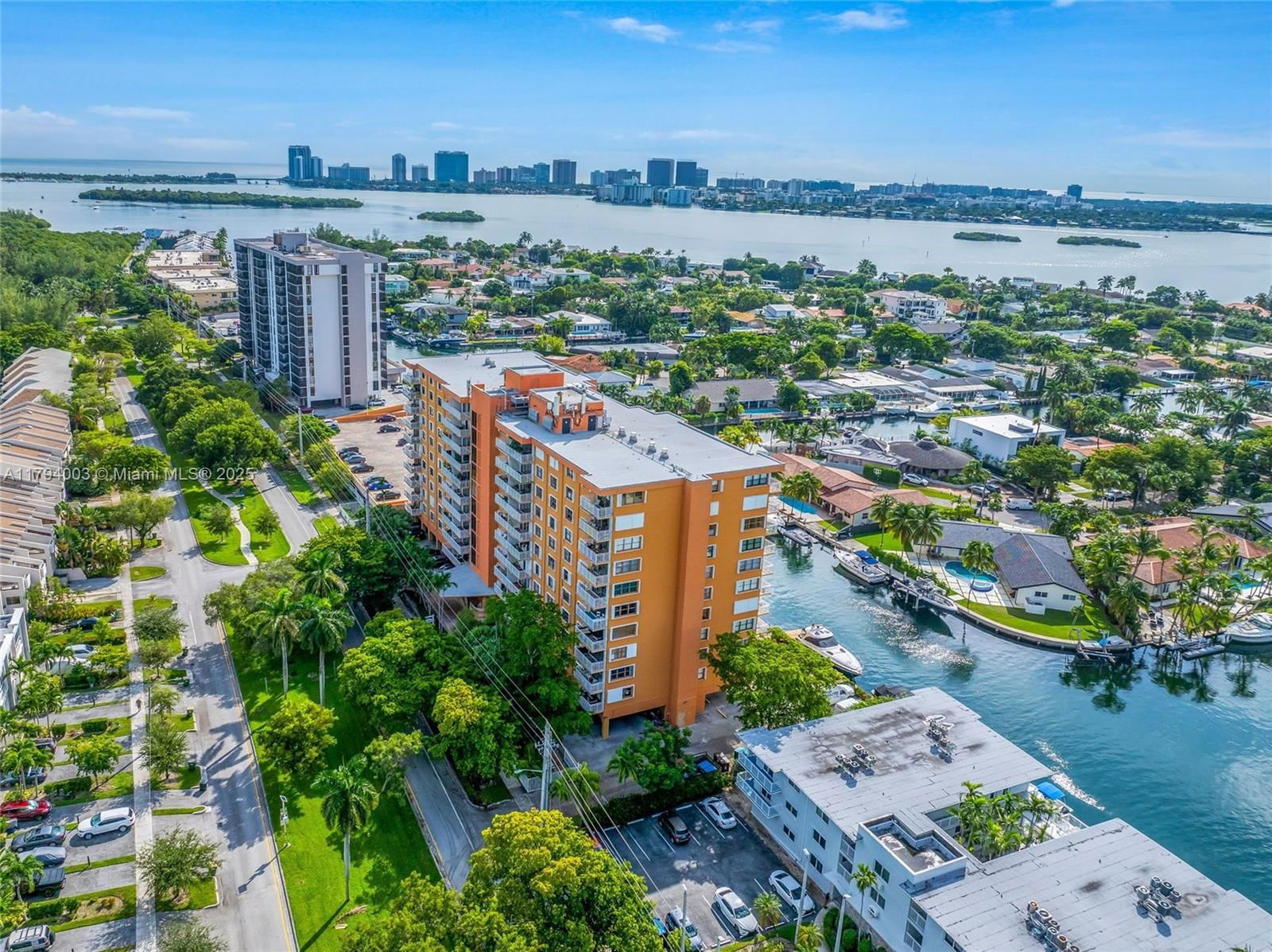 Real estate property located at 2450 135th St #1006, Miami-dade, Waterside Towers Condo, North Miami, FL