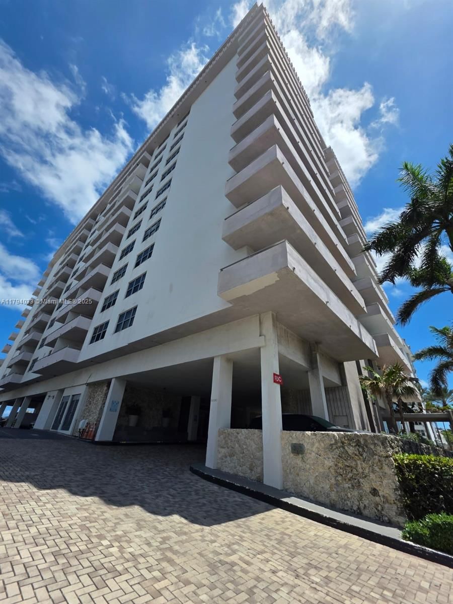 Real estate property located at 9225 Collins Ave #1409, Miami-dade, Four Winds Condo, Surfside, FL