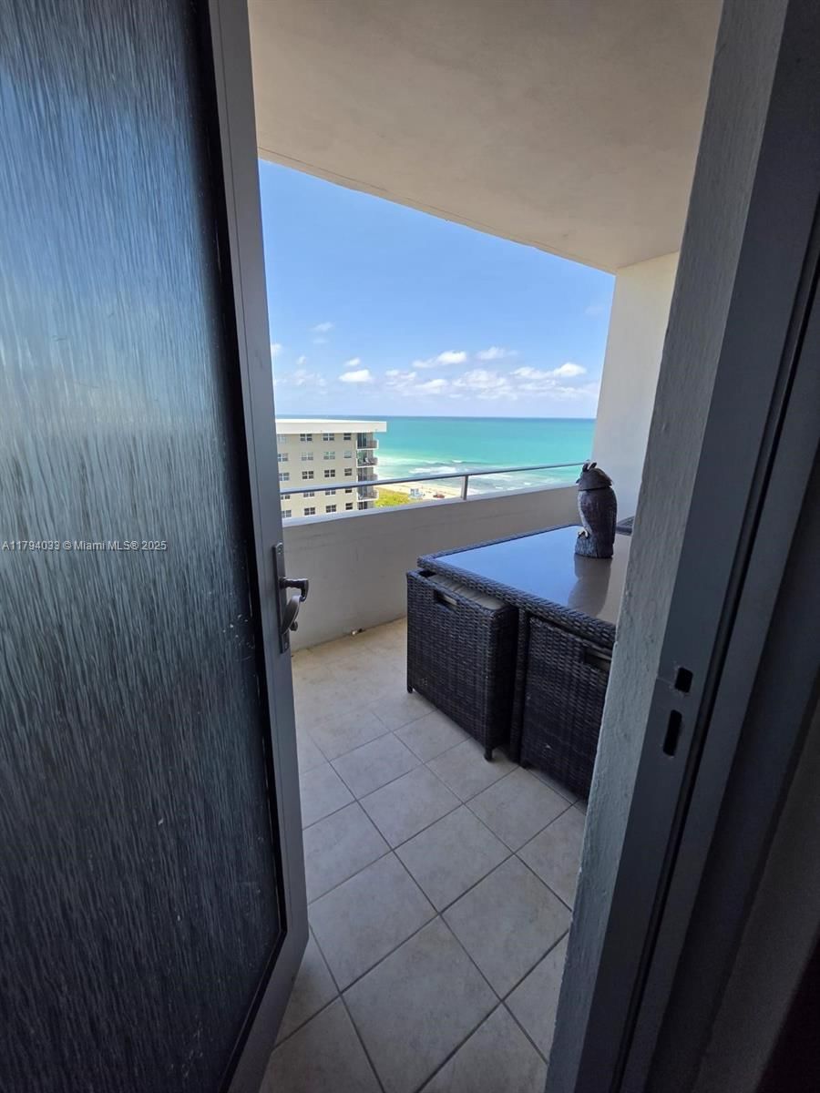 Real estate property located at 9225 Collins Ave #1409, Miami-dade, Four Winds Condo, Surfside, FL