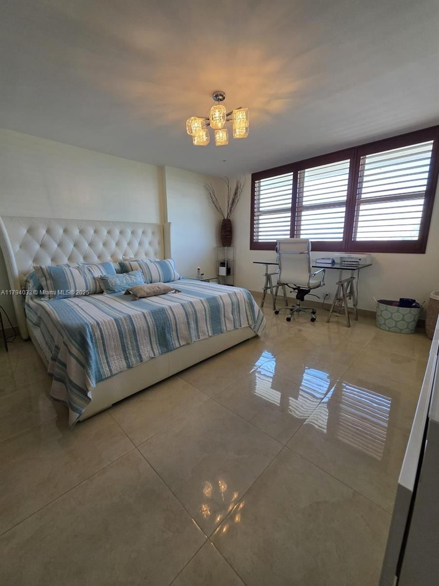 Real estate property located at 9225 Collins Ave #1409, Miami-dade, Four Winds Condo, Surfside, FL
