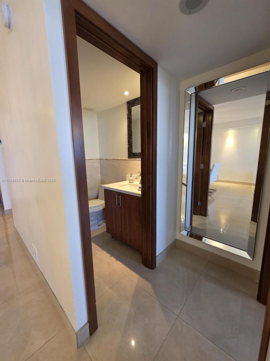 Real estate property located at 9225 Collins Ave #1409, Miami-dade, Four Winds Condo, Surfside, FL