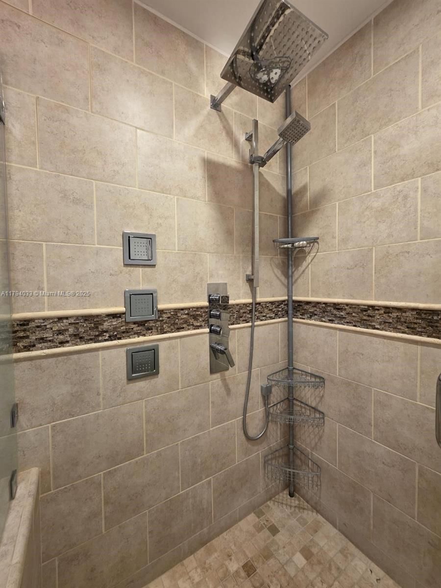 Real estate property located at 9225 Collins Ave #1409, Miami-dade, Four Winds Condo, Surfside, FL