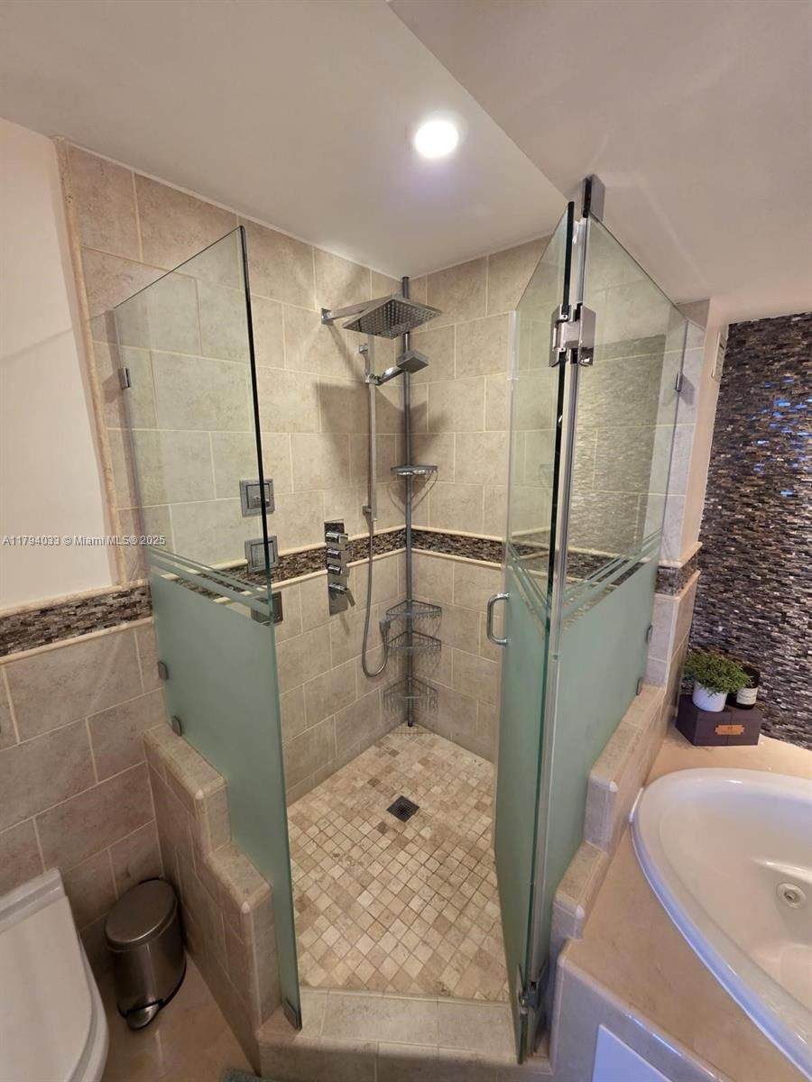 Real estate property located at 9225 Collins Ave #1409, Miami-dade, Four Winds Condo, Surfside, FL