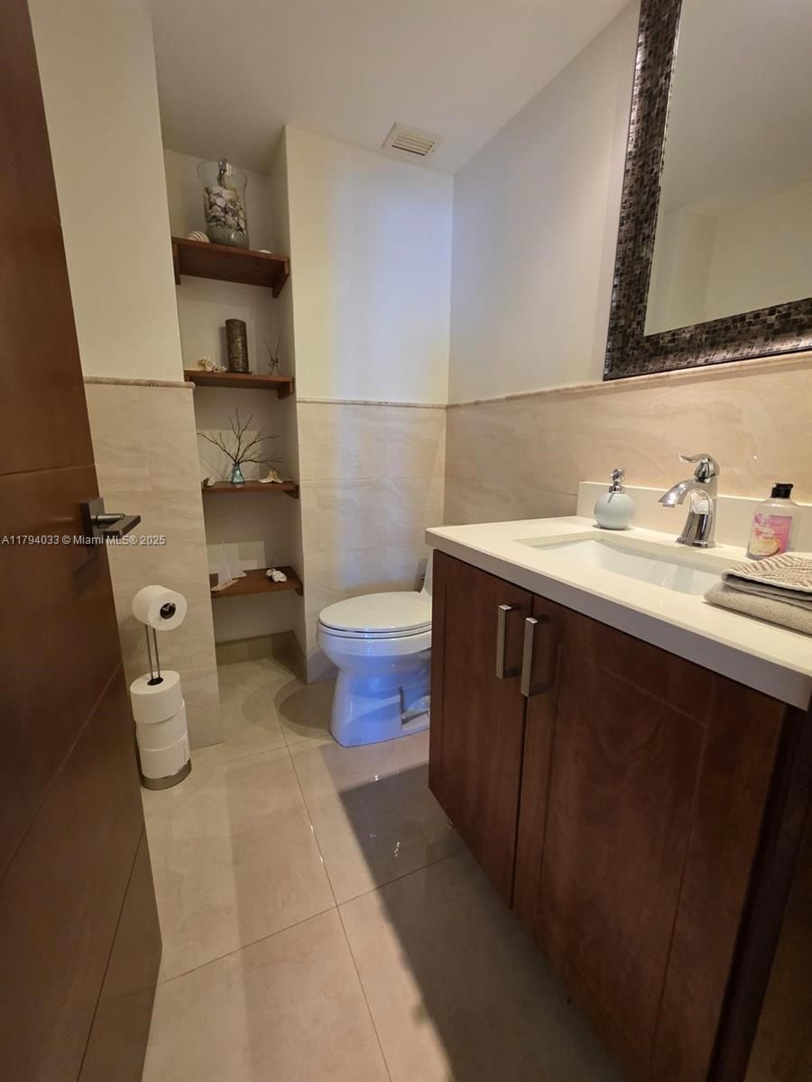 Real estate property located at 9225 Collins Ave #1409, Miami-dade, Four Winds Condo, Surfside, FL