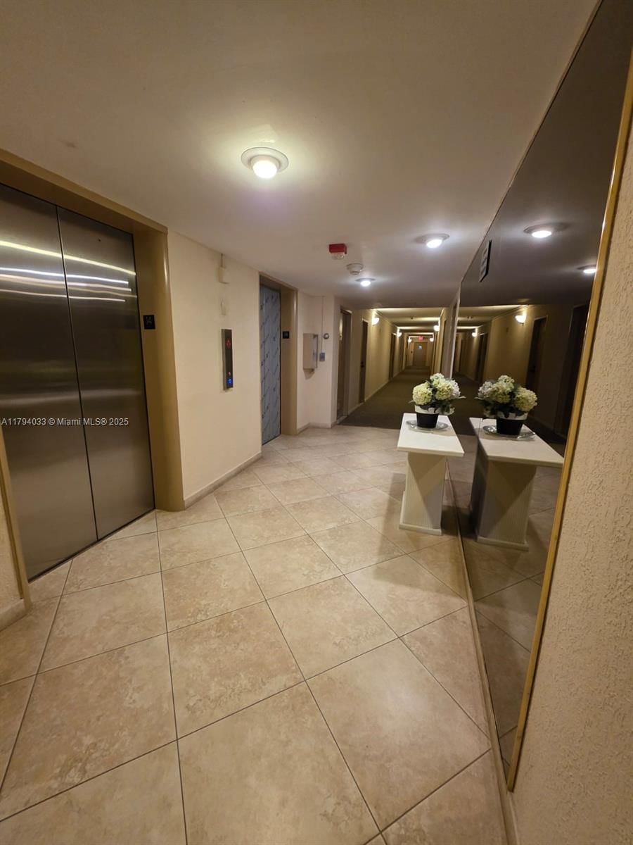 Real estate property located at 9225 Collins Ave #1409, Miami-dade, Four Winds Condo, Surfside, FL