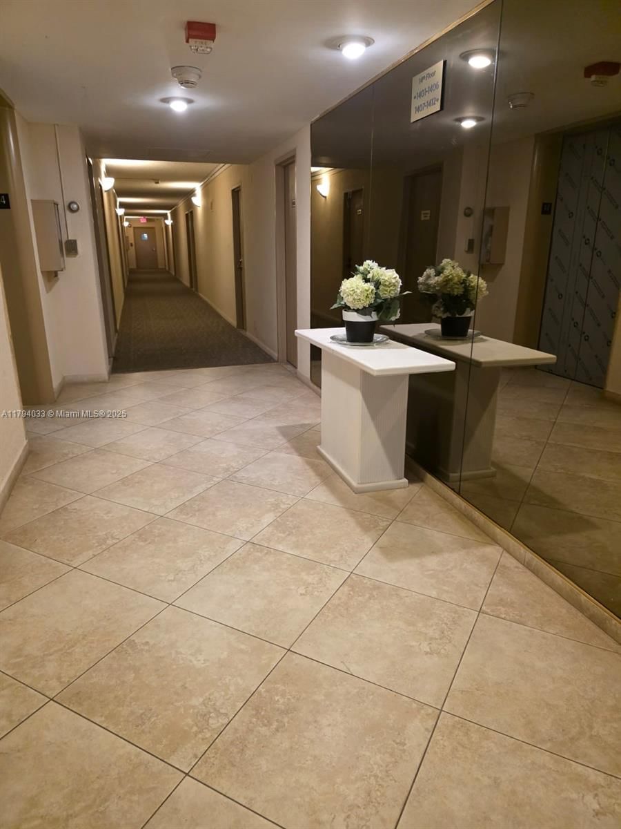 Real estate property located at 9225 Collins Ave #1409, Miami-dade, Four Winds Condo, Surfside, FL