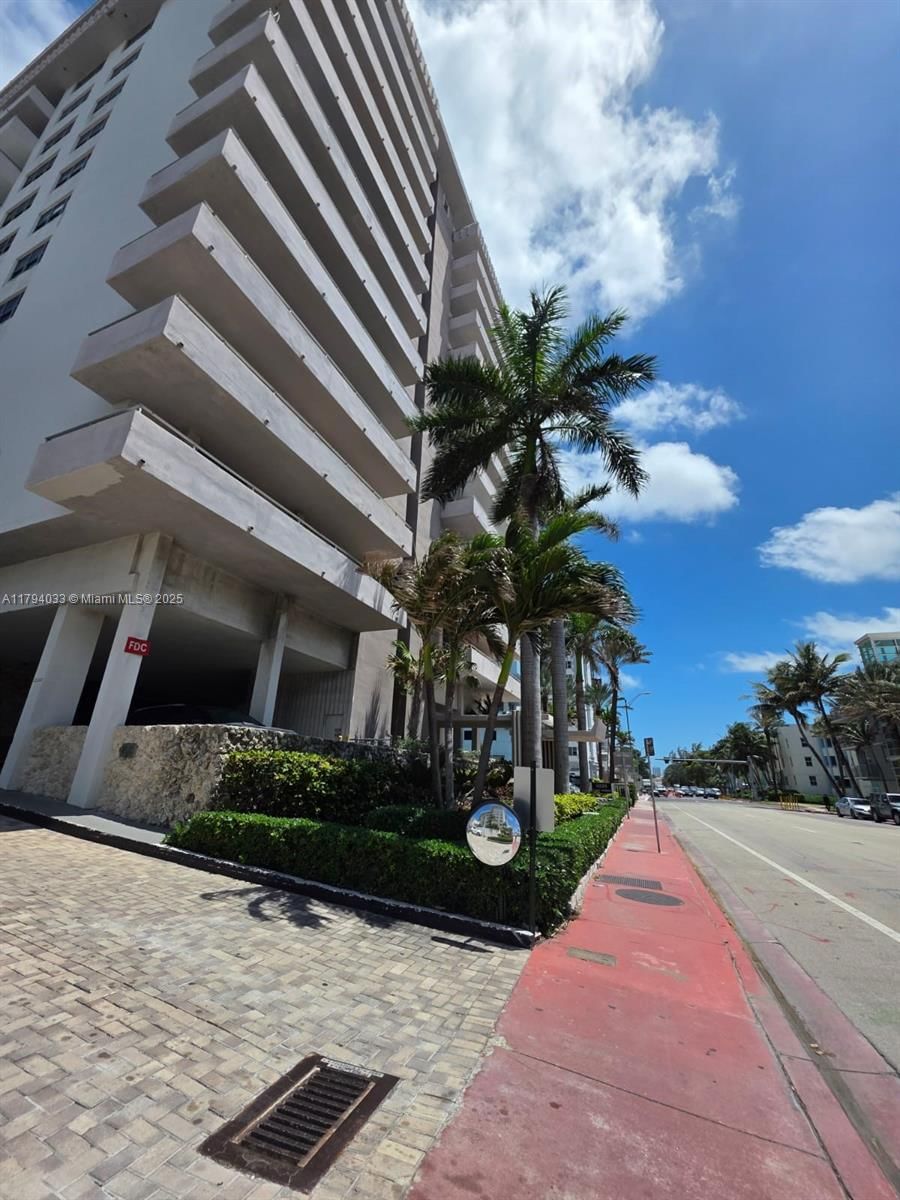 Real estate property located at 9225 Collins Ave #1409, Miami-dade, Four Winds Condo, Surfside, FL
