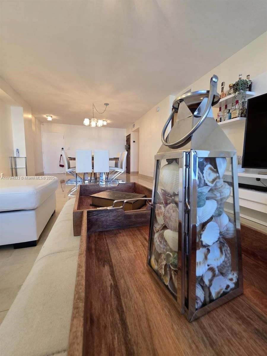 Real estate property located at 9225 Collins Ave #1409, Miami-dade, Four Winds Condo, Surfside, FL