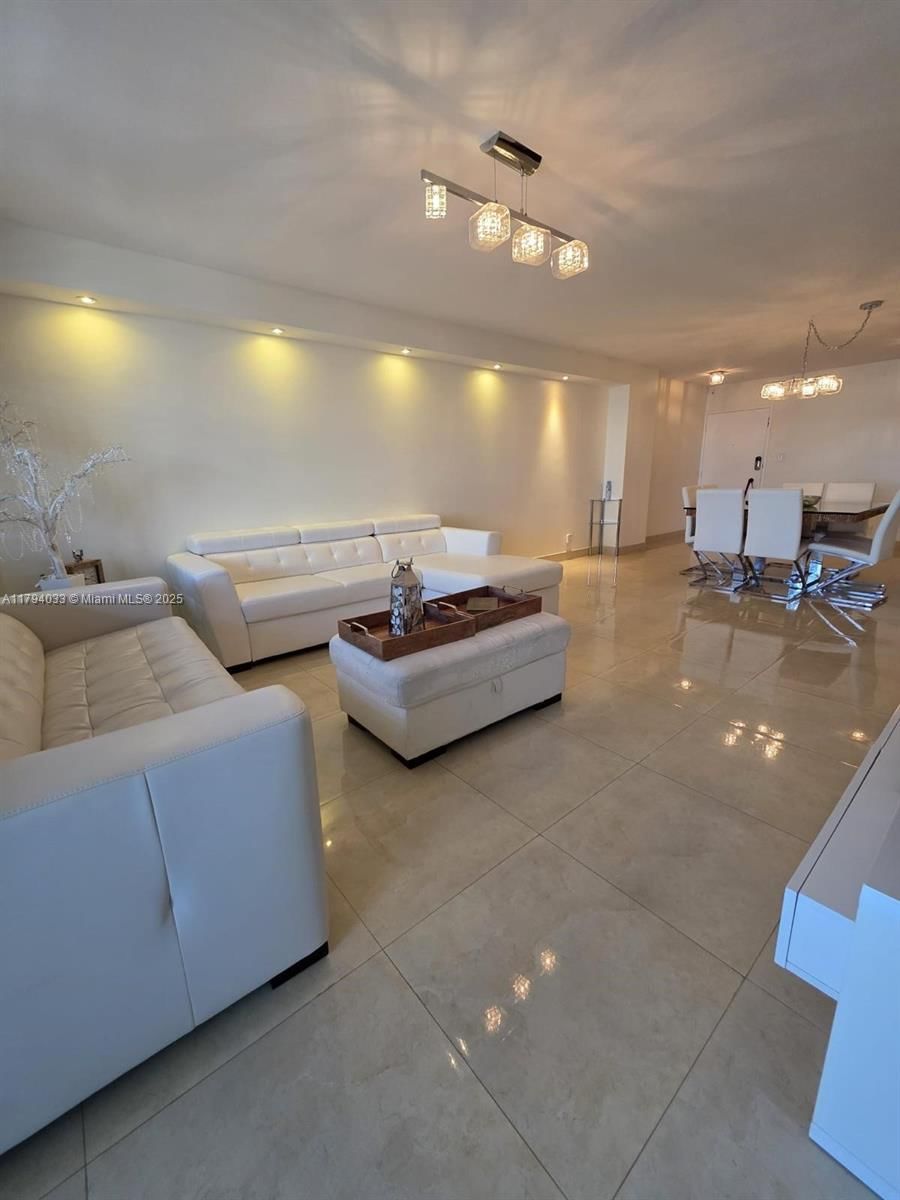 Real estate property located at 9225 Collins Ave #1409, Miami-dade, Four Winds Condo, Surfside, FL