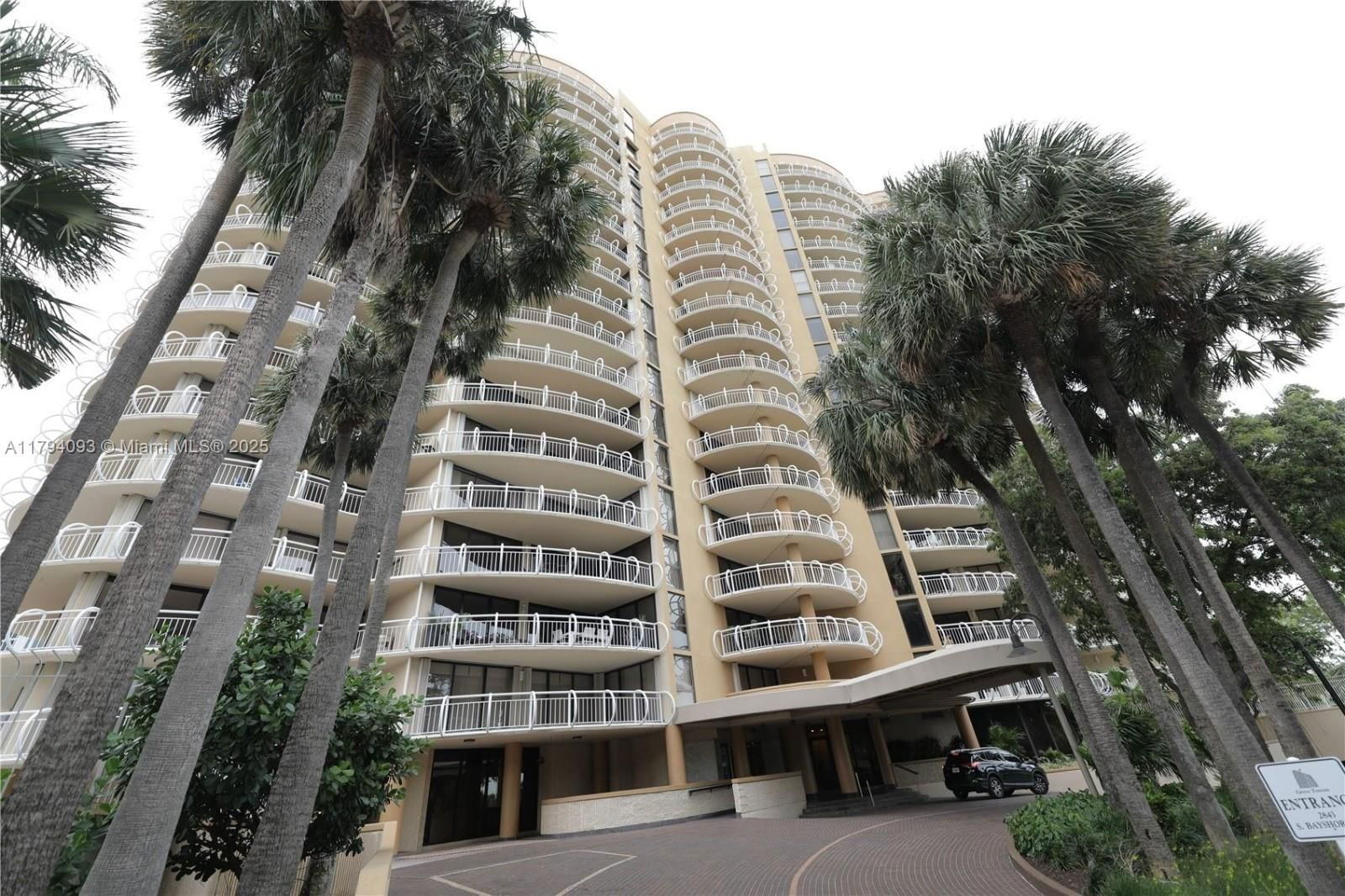 Real estate property located at 2843 Bayshore Dr VILLA1, VILLA 2, Miami-dade, Miami, FL