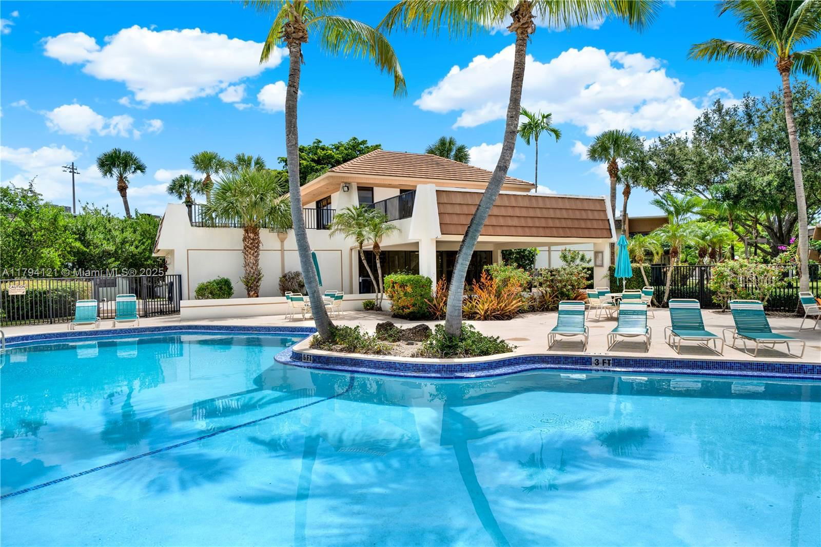 Real estate property located at 8267 128th St #208, Miami-dade, Sunrise Point Condo Bldg, Pinecrest, FL