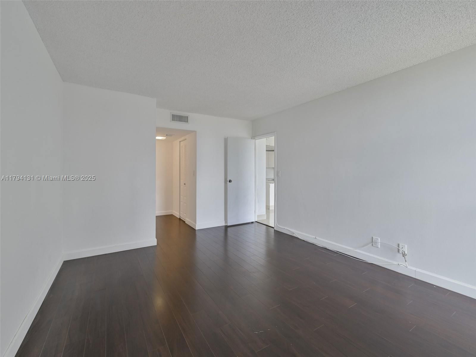 Real estate property located at 20301 Country Club Dr #1927, Miami-dade, Coronado Condo- Tower Ii, Aventura, FL