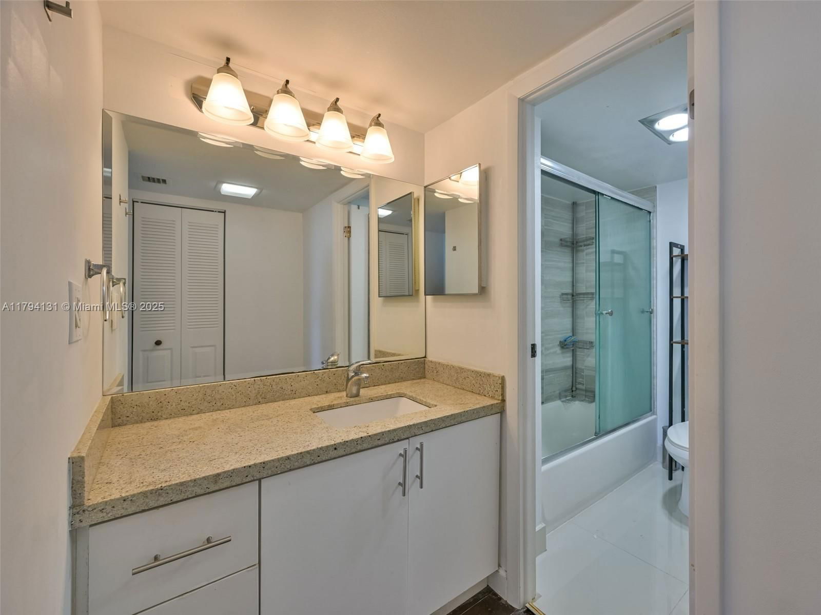 Real estate property located at 20301 Country Club Dr #1927, Miami-dade, Coronado Condo- Tower Ii, Aventura, FL