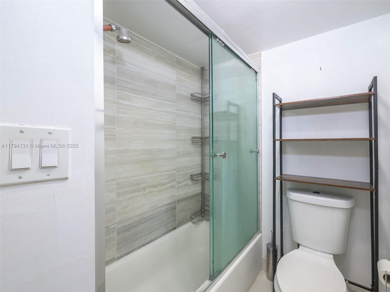 Real estate property located at 20301 Country Club Dr #1927, Miami-dade, Coronado Condo- Tower Ii, Aventura, FL