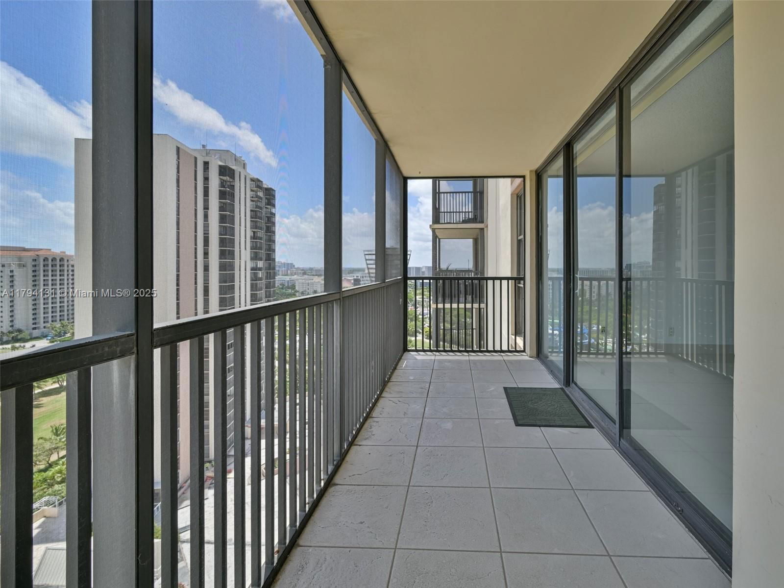 Real estate property located at 20301 Country Club Dr #1927, Miami-dade, Coronado Condo- Tower Ii, Aventura, FL