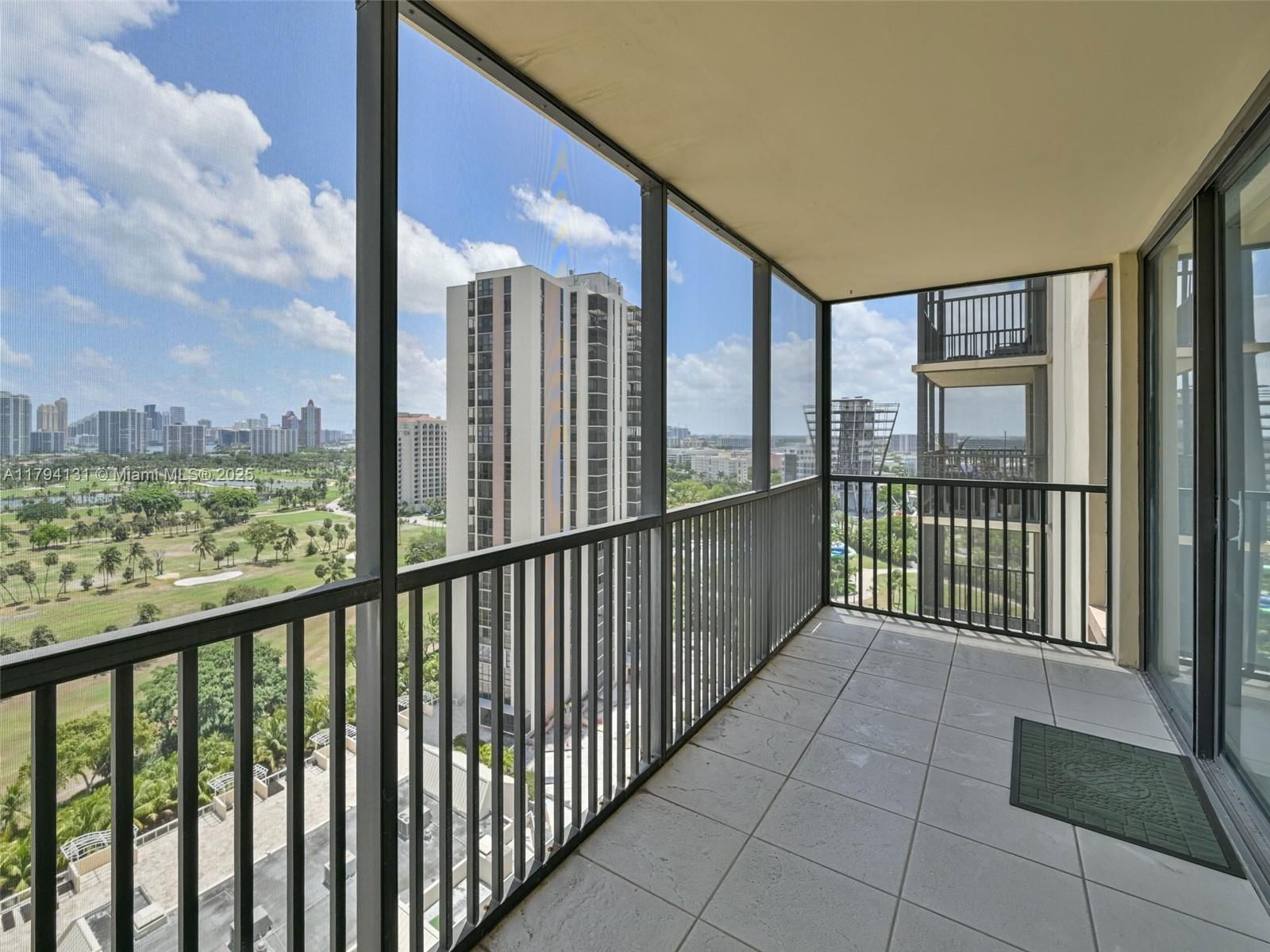 Real estate property located at 20301 Country Club Dr #1927, Miami-dade, Coronado Condo- Tower Ii, Aventura, FL