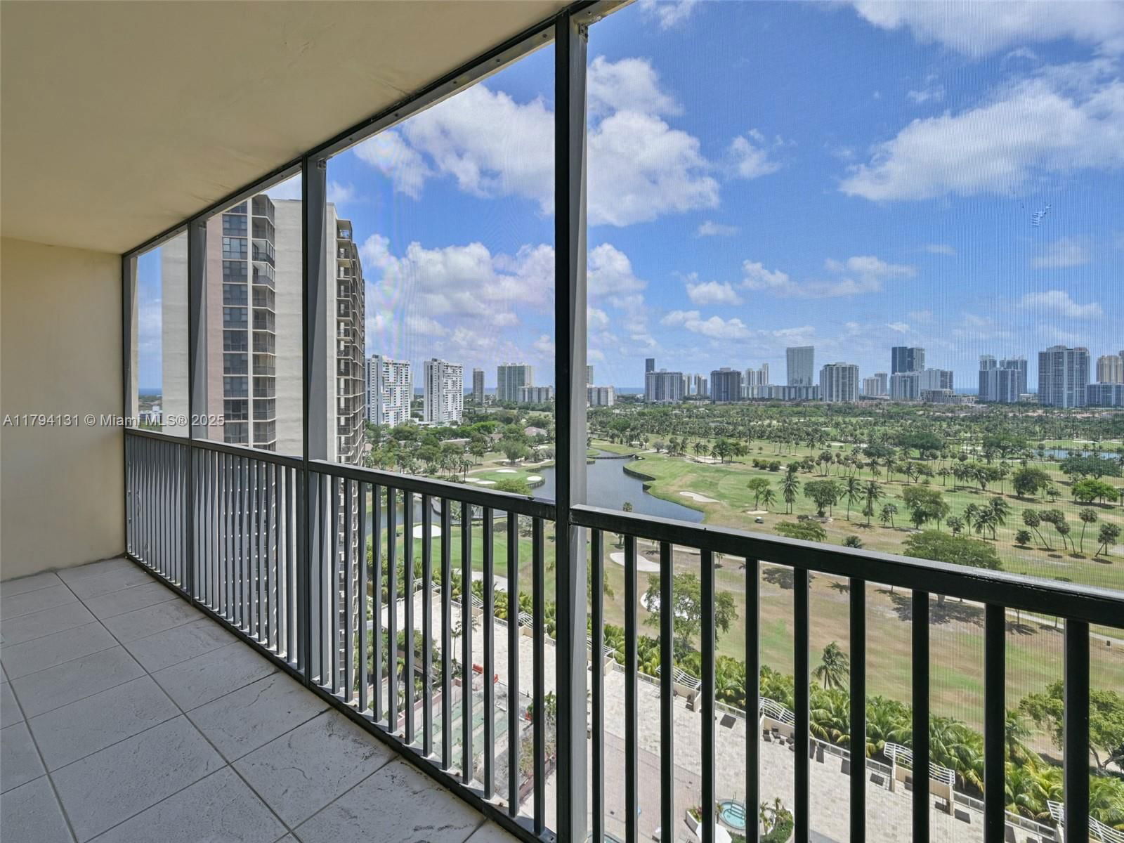 Real estate property located at 20301 Country Club Dr #1927, Miami-dade, Coronado Condo- Tower Ii, Aventura, FL