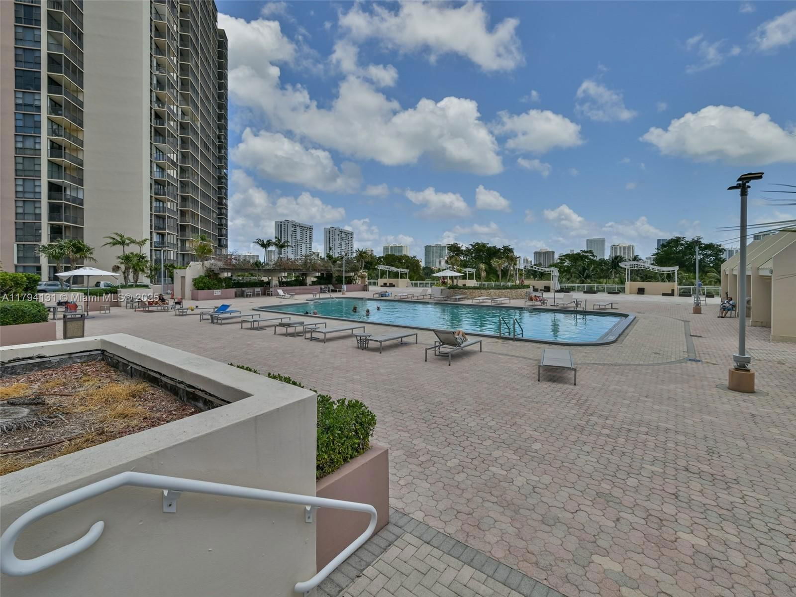 Real estate property located at 20301 Country Club Dr #1927, Miami-dade, Coronado Condo- Tower Ii, Aventura, FL