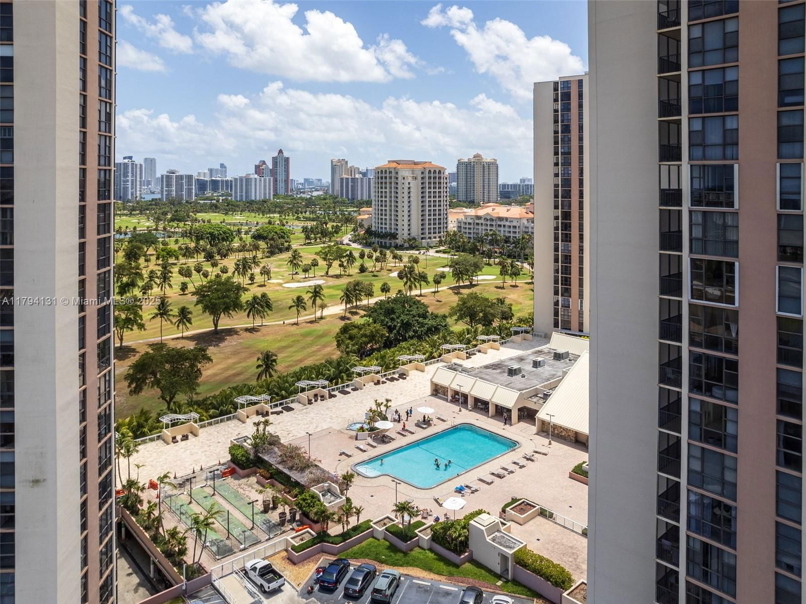 Real estate property located at 20301 Country Club Dr #1927, Miami-dade, Coronado Condo- Tower Ii, Aventura, FL