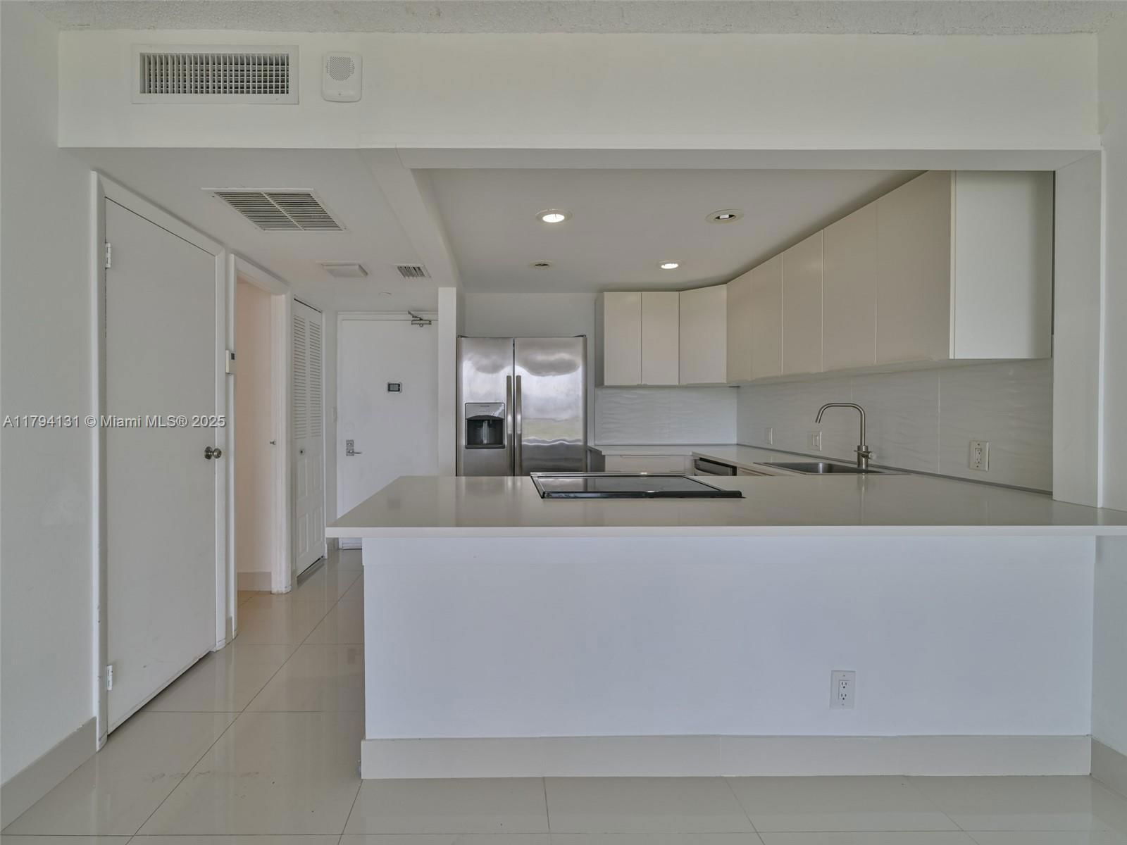 Real estate property located at 20301 Country Club Dr #1927, Miami-dade, Coronado Condo- Tower Ii, Aventura, FL