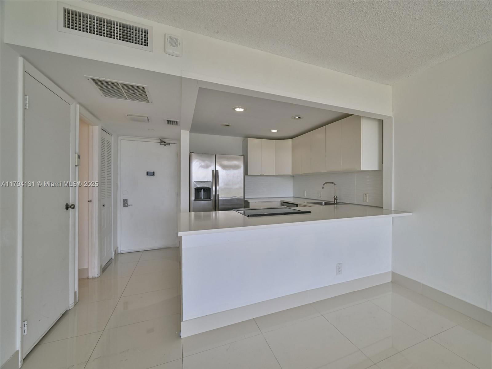 Real estate property located at 20301 Country Club Dr #1927, Miami-dade, Coronado Condo- Tower Ii, Aventura, FL