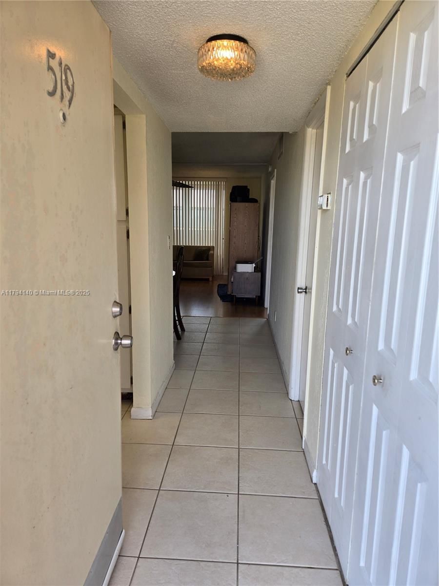 Real estate property located at 406 68th Ave #519, Broward, Polynesian Gardens Condom, Plantation, FL