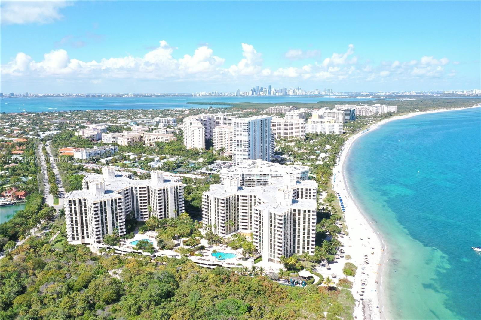 Real estate property located at 1121 Crandon Blvd D902, Miami-dade, Towers Of Key Biscayne Co, Key Biscayne, FL