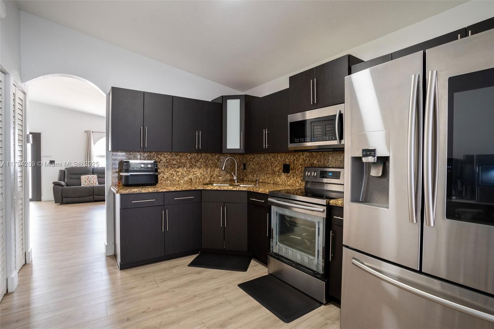 Real estate property located at 3355 68th St #150, Miami-dade, Los Palacios Condo, Hialeah, FL