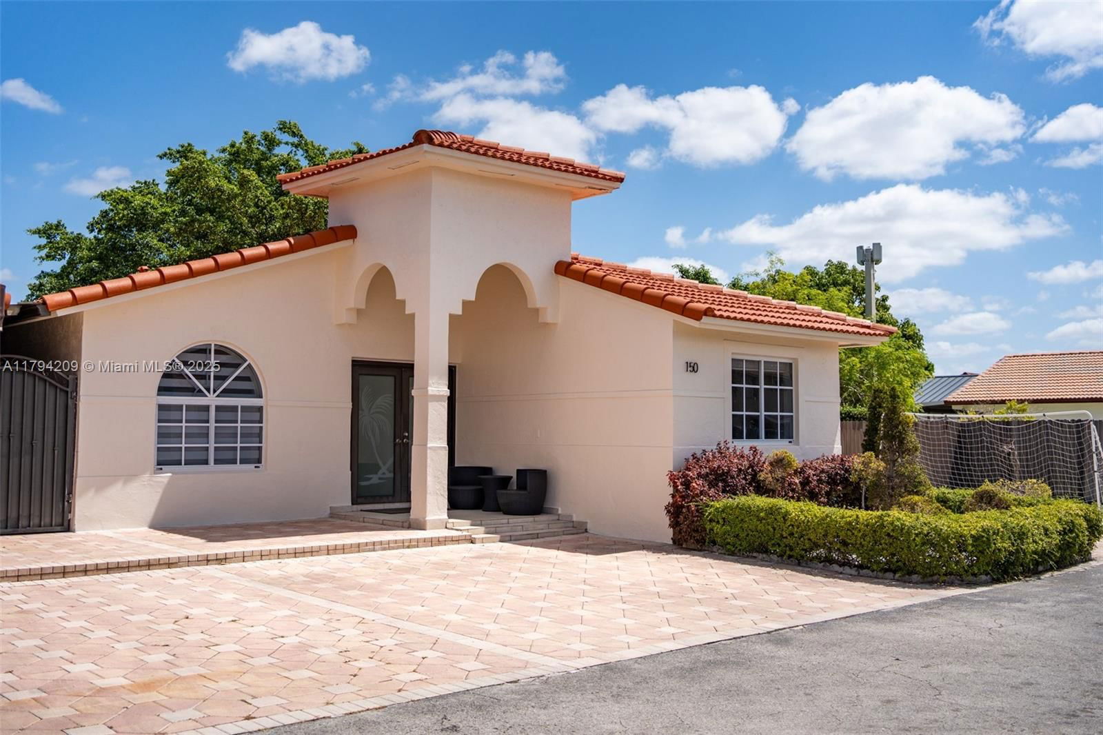Real estate property located at 3355 68th St #150, Miami-dade, Los Palacios Condo, Hialeah, FL