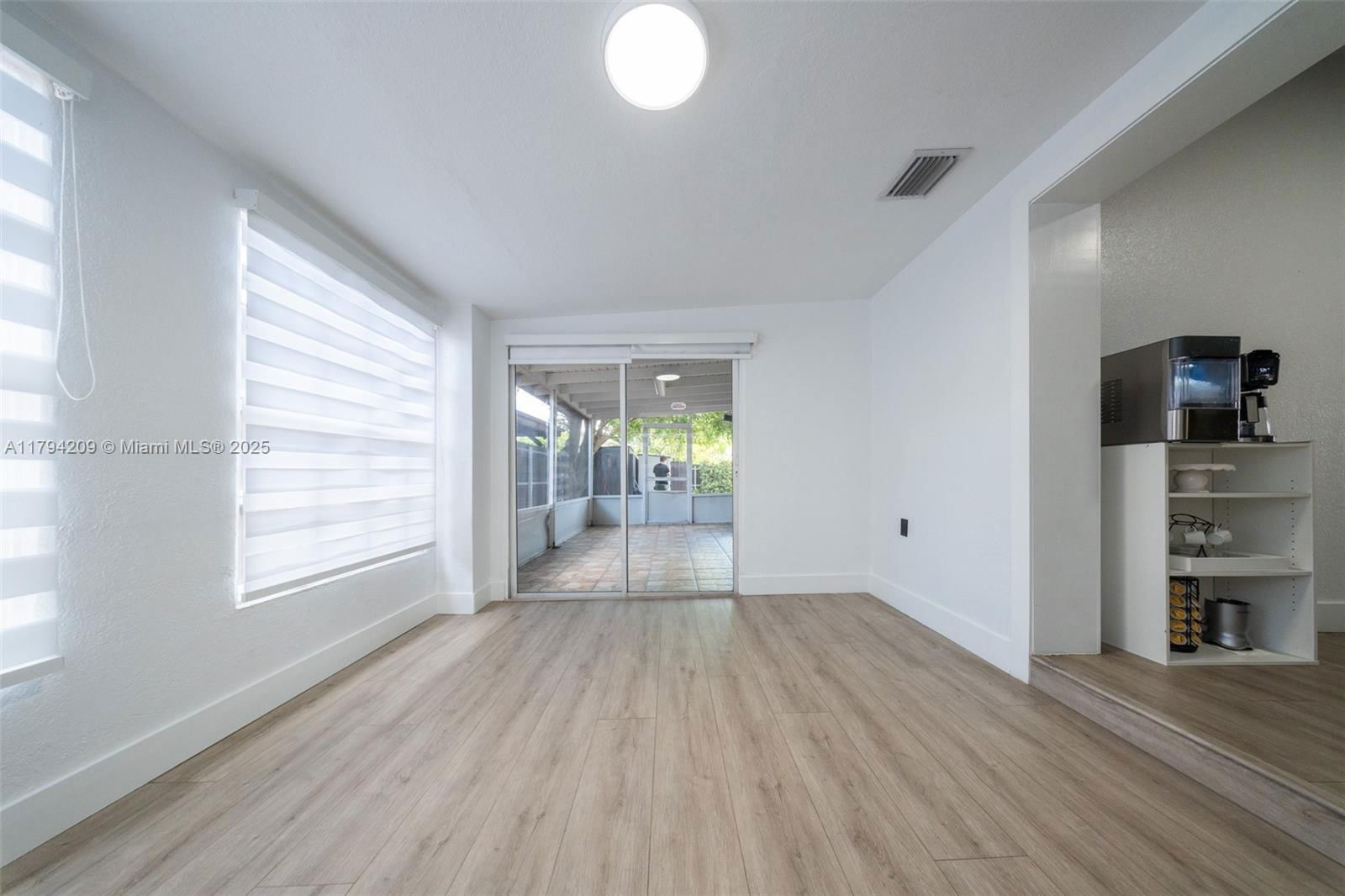 Real estate property located at 3355 68th St #150, Miami-dade, Los Palacios Condo, Hialeah, FL