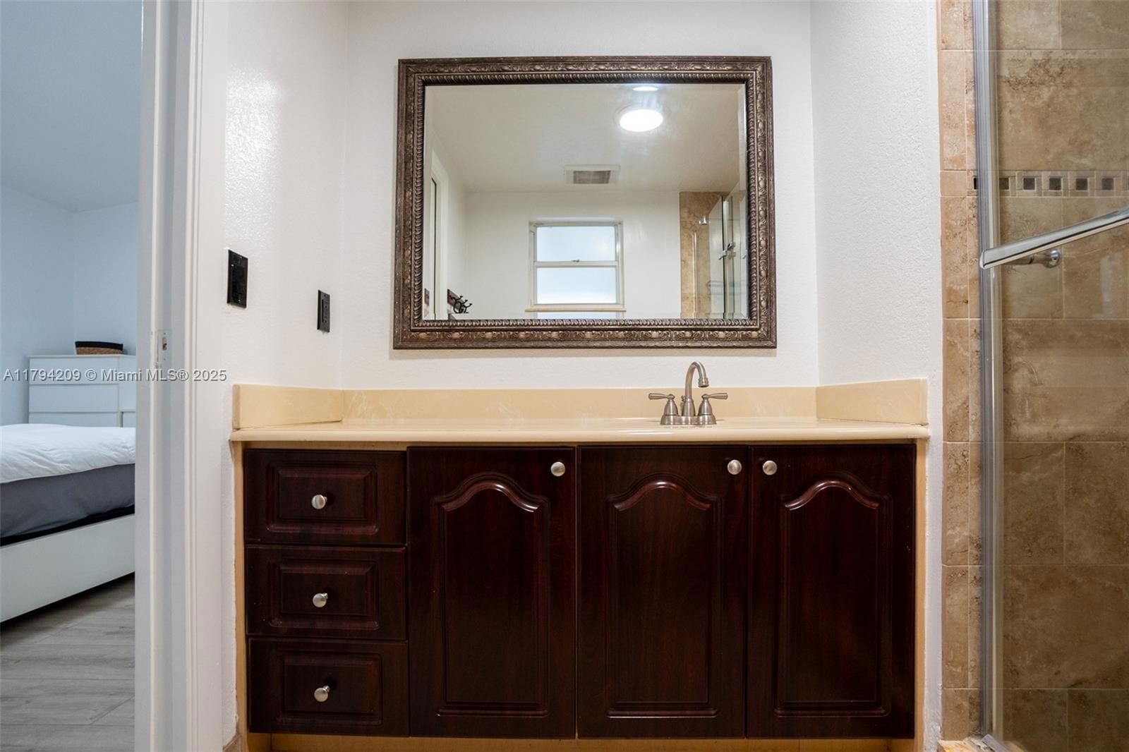 Real estate property located at 3355 68th St #150, Miami-dade, Los Palacios Condo, Hialeah, FL
