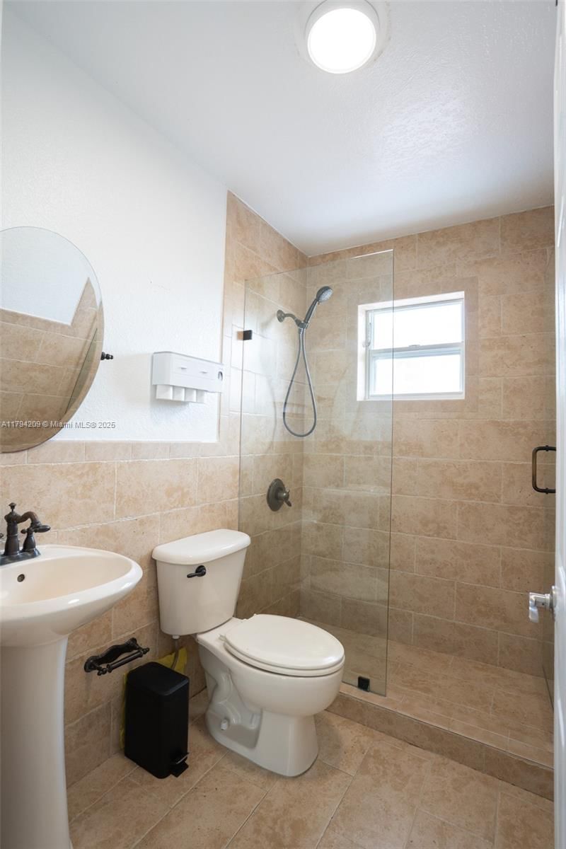 Real estate property located at 3355 68th St #150, Miami-dade, Los Palacios Condo, Hialeah, FL