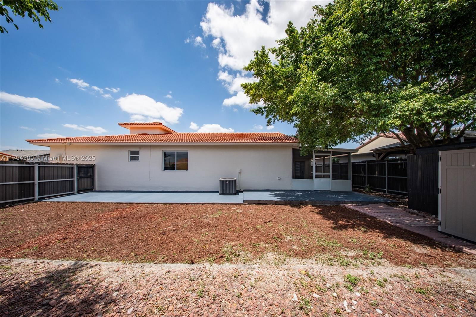 Real estate property located at 3355 68th St #150, Miami-dade, Los Palacios Condo, Hialeah, FL