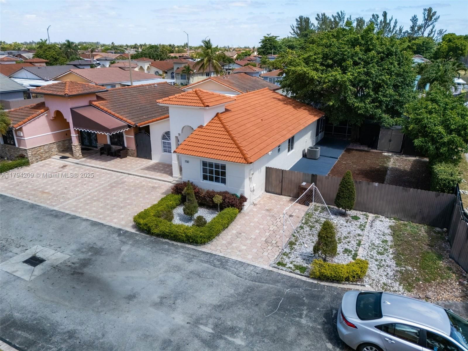 Real estate property located at 3355 68th St #150, Miami-dade, Los Palacios Condo, Hialeah, FL
