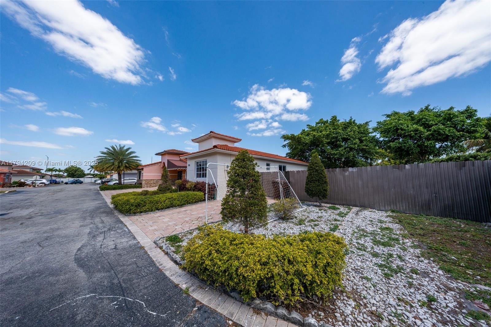 Real estate property located at 3355 68th St #150, Miami-dade, Los Palacios Condo, Hialeah, FL