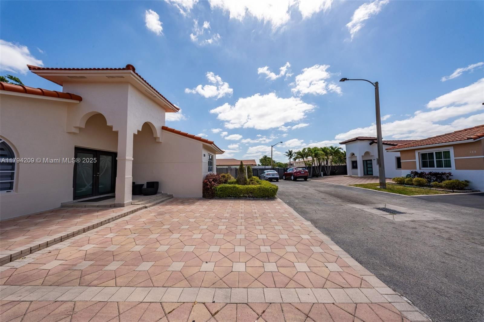 Real estate property located at 3355 68th St #150, Miami-dade, Los Palacios Condo, Hialeah, FL