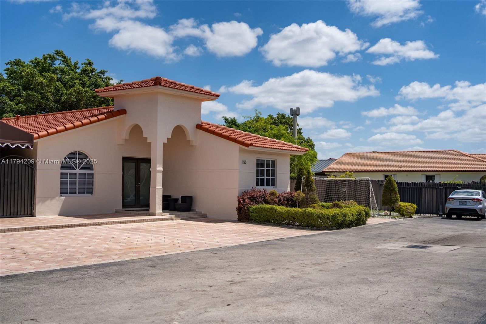 Real estate property located at 3355 68th St #150, Miami-dade, Los Palacios Condo, Hialeah, FL