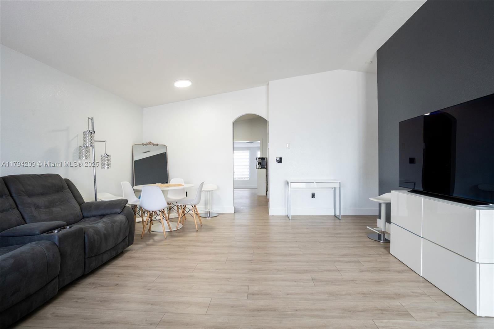 Real estate property located at 3355 68th St #150, Miami-dade, Los Palacios Condo, Hialeah, FL