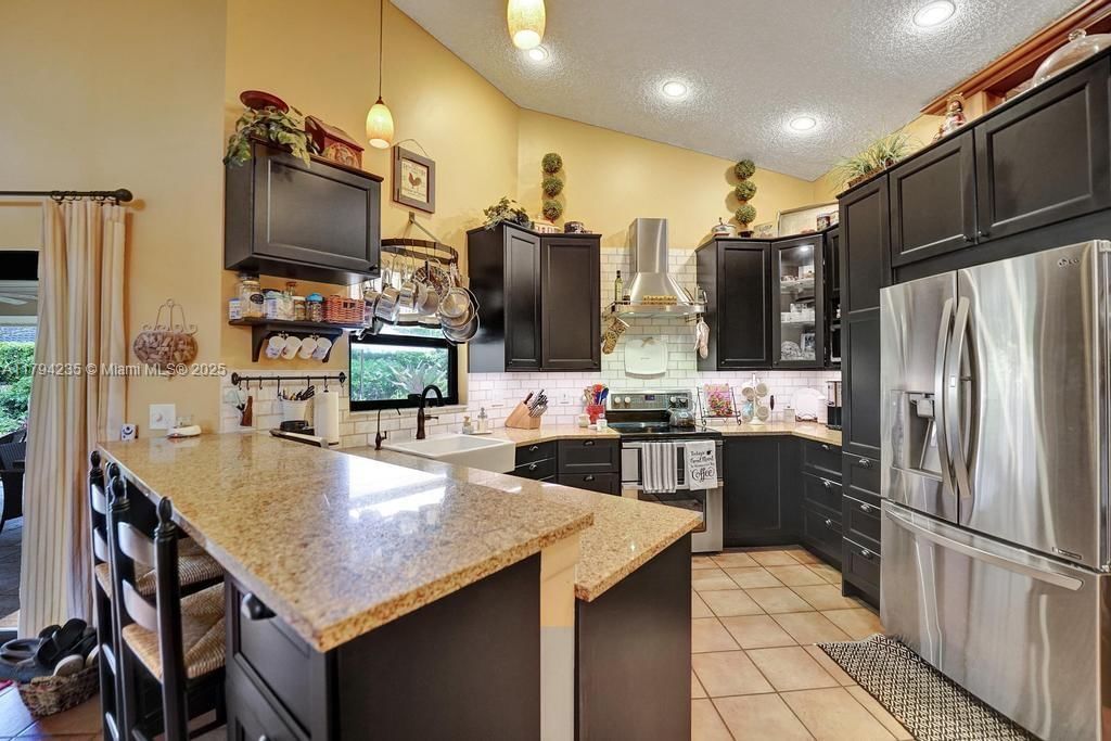 Real estate property located at 9682 Ridgecrest Ct, Broward, Forest Ridge Single Famil, Davie, FL