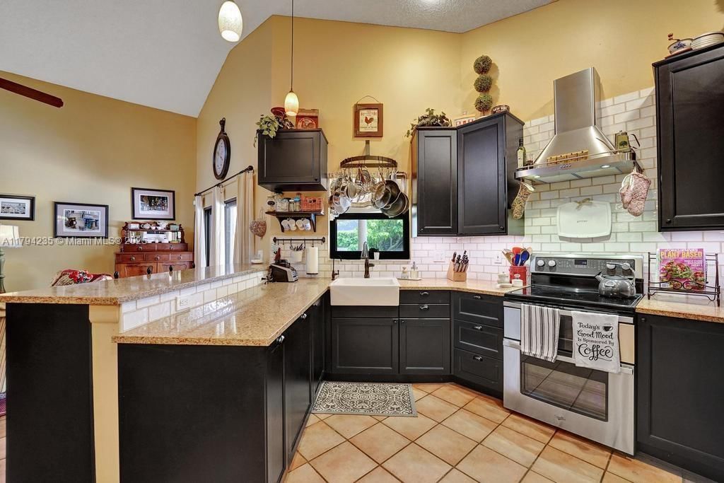 Real estate property located at 9682 Ridgecrest Ct, Broward, Forest Ridge Single Famil, Davie, FL