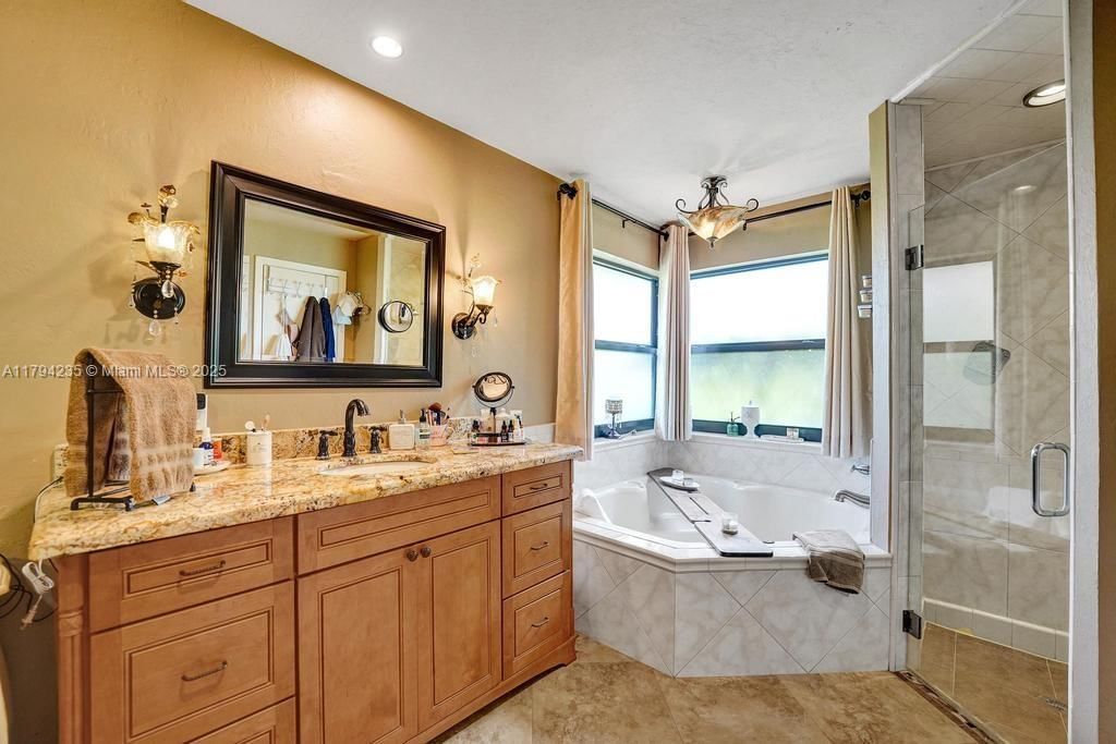 Real estate property located at 9682 Ridgecrest Ct, Broward, Forest Ridge Single Famil, Davie, FL